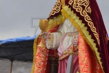 Santa Bárbara luce manto nuevo en la procesión de Lomo Catela (Foto Francisco Javier Santana)